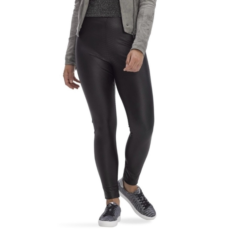 HUE Brand - Faux Leather Snake Print Leggings. Size medium